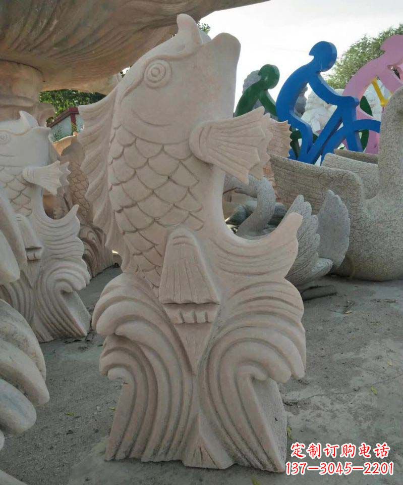 威海大理石艺术装饰绚丽多彩的鲤鱼雕塑