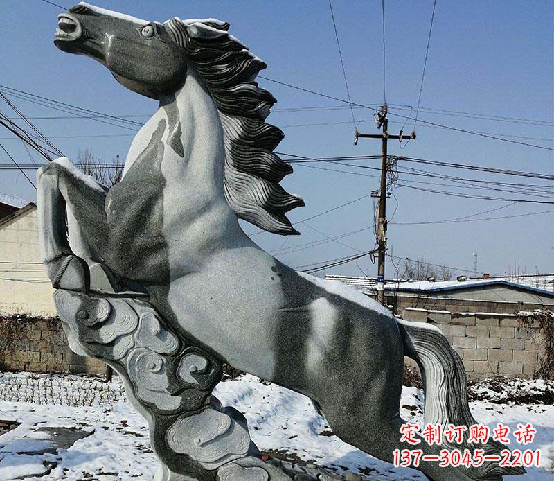 威海传统工艺马踏祥云石雕