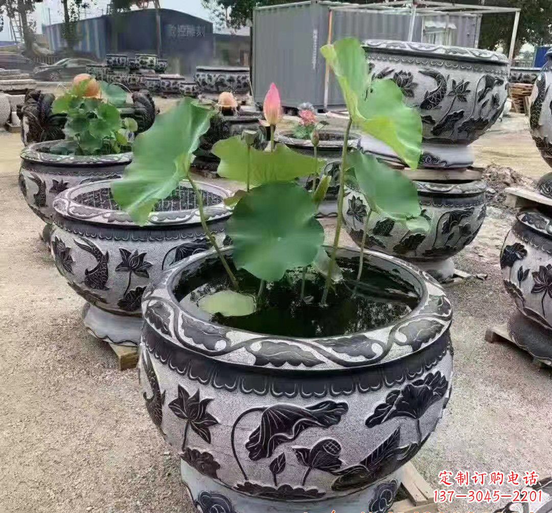 威海精美大理石鱼缸雕塑