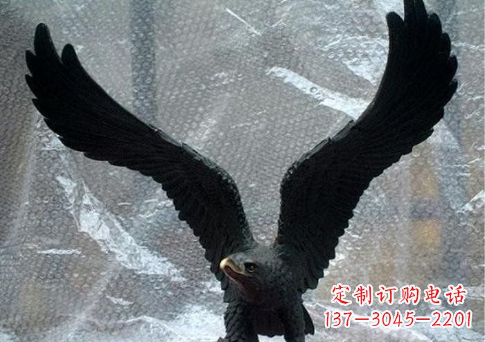 威海大鹏展翅玻璃钢老鹰雕塑