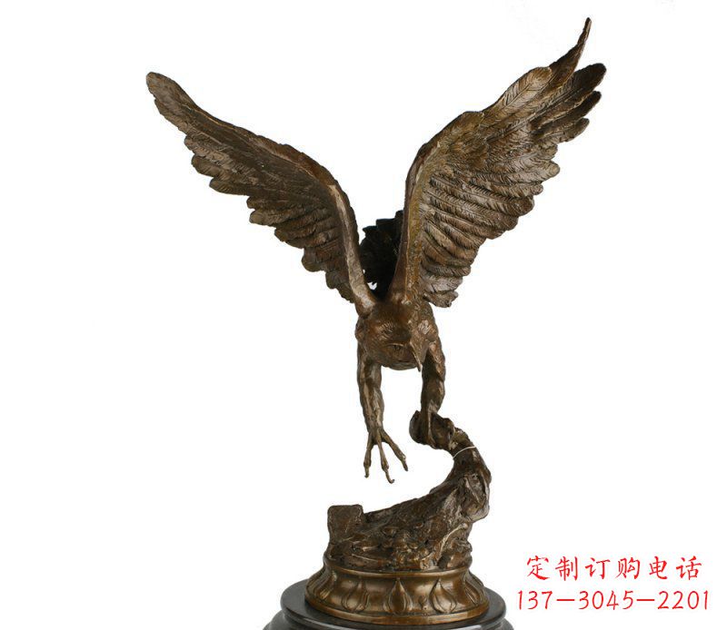 威海大鹏展翅老鹰铜雕塑