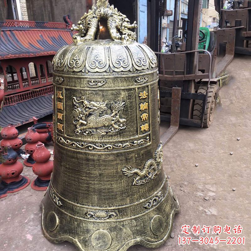 威海华中领雕塑历久弥新的铜钟雕塑
