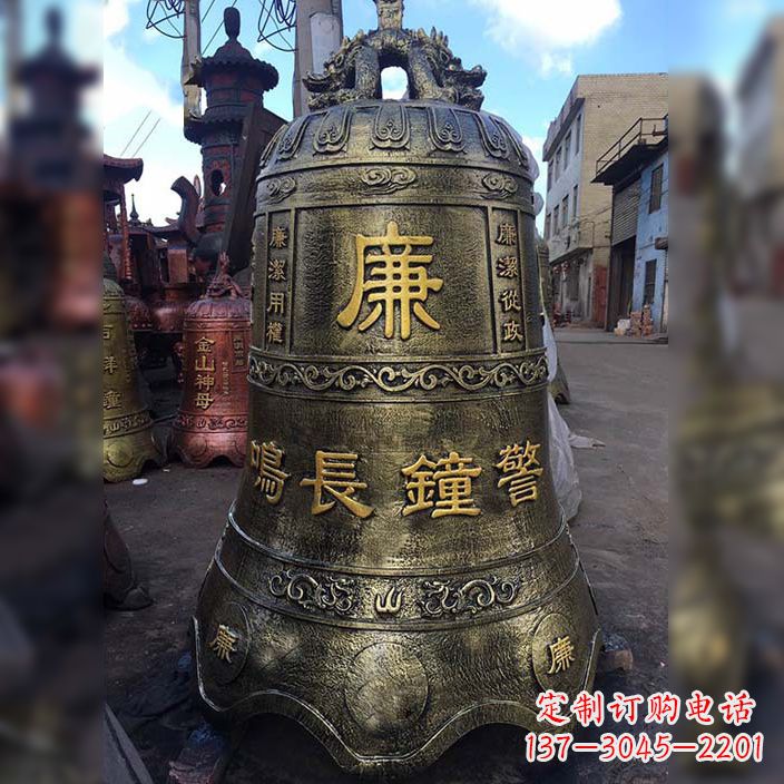 威海特色大型铜钟雕塑