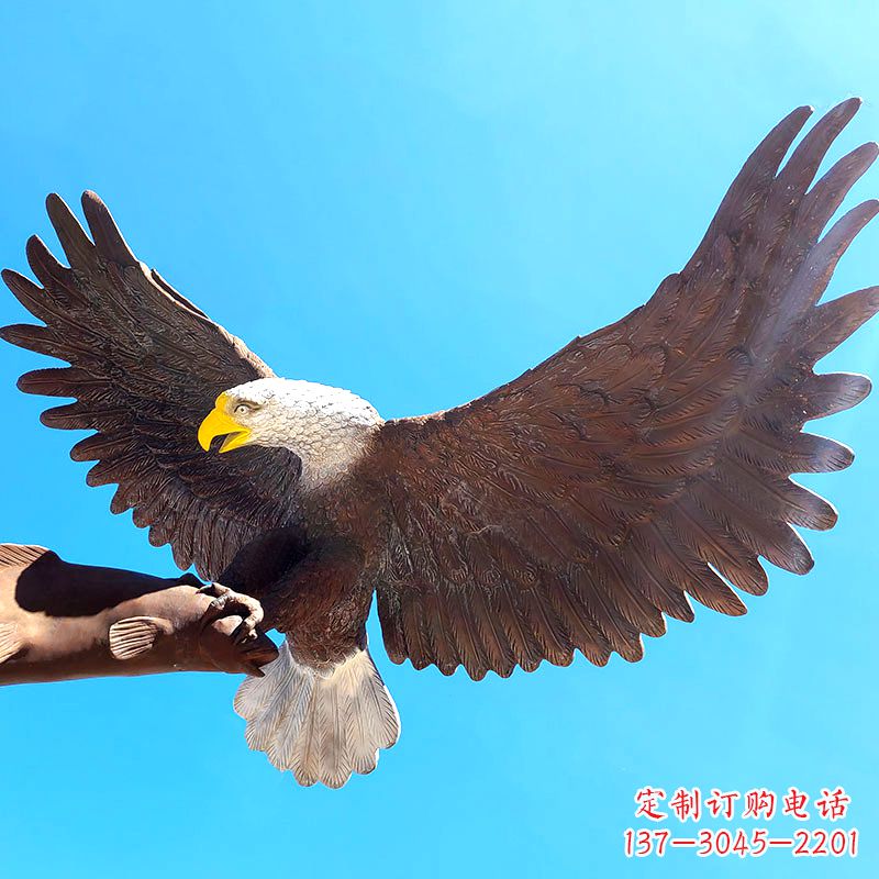 威海精致仿真老鹰玻璃钢雕塑