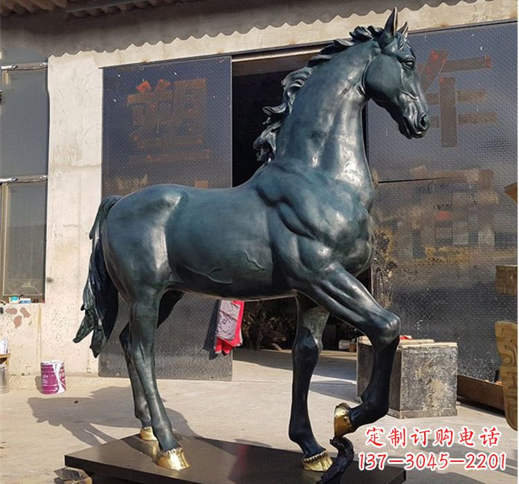 威海独特优雅的大型铸铜马雕塑