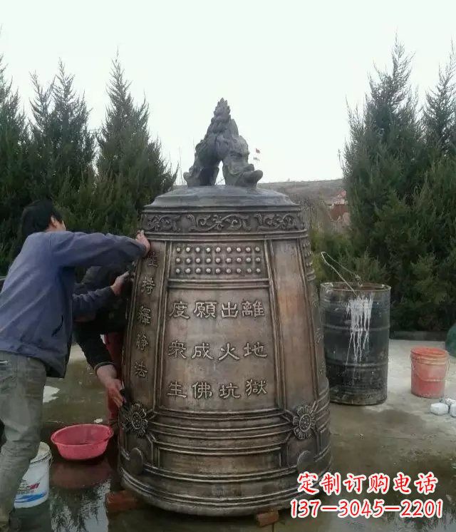 威海中领雕塑-大型铜钟寺庙铜雕