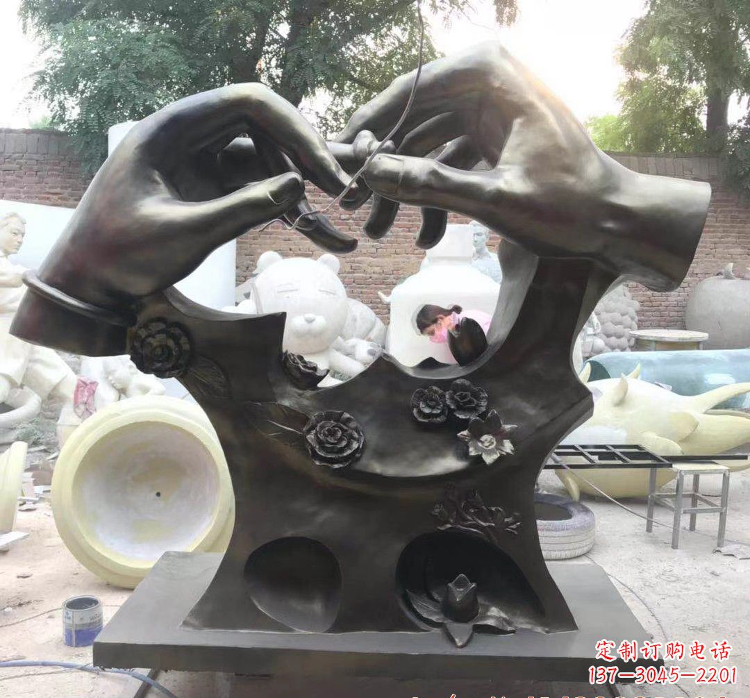 威海精美铜戒指雕塑