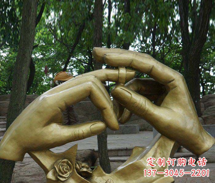 威海精美戒指铜雕塑