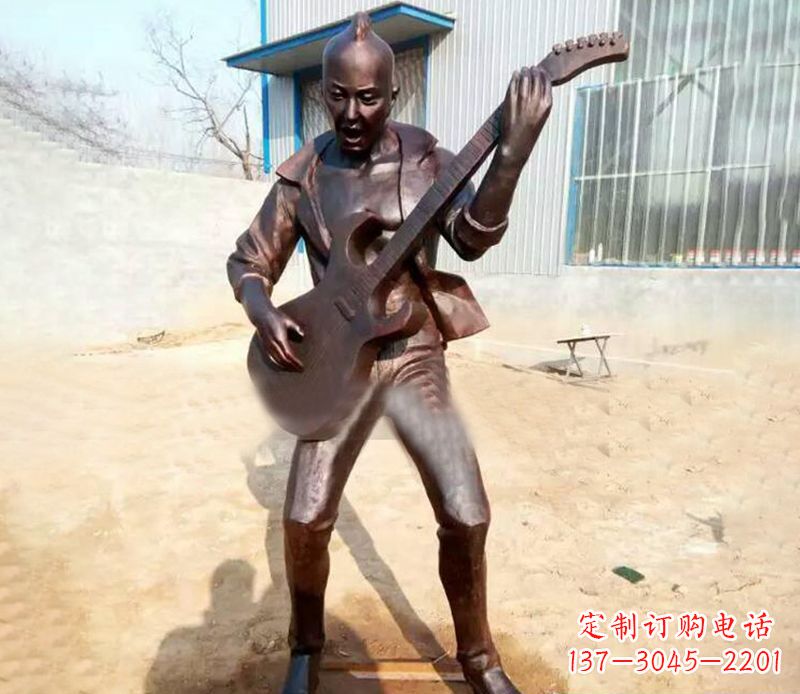 威海弹吉他的公园人物铜雕