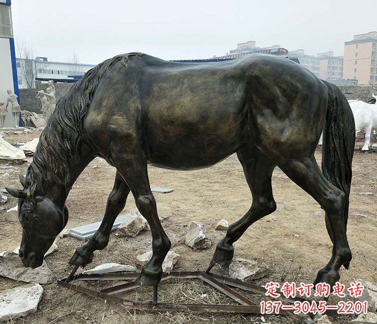 威海低头马公园玻璃钢仿铜动物雕塑