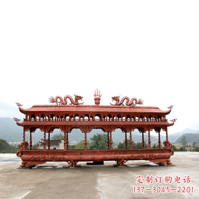 威海底部雕龙的铜香炉