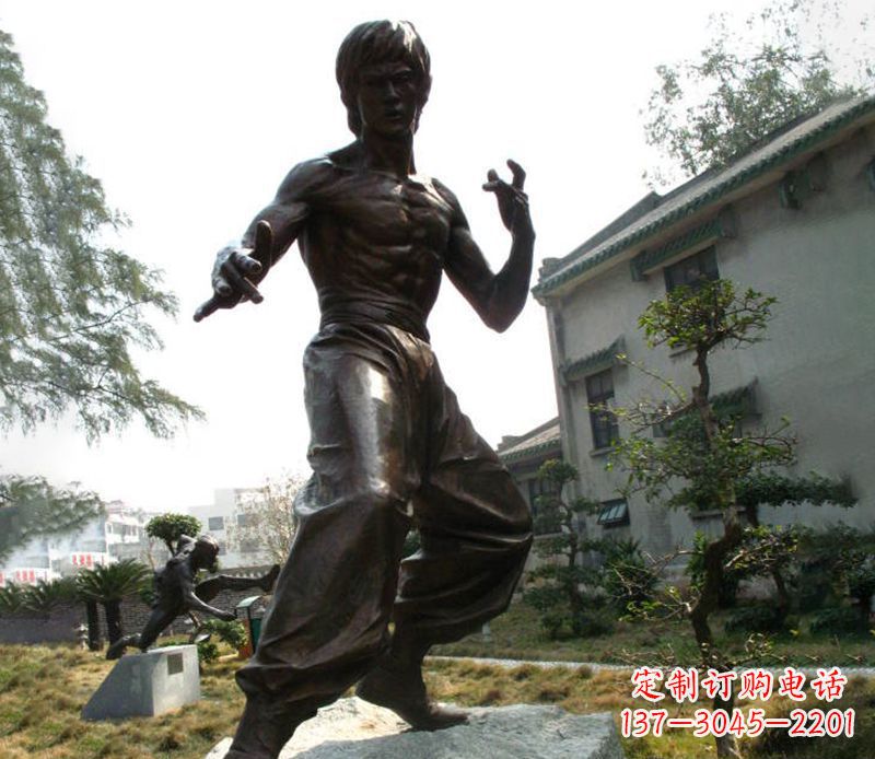 威海传奇人物李小龙铜雕