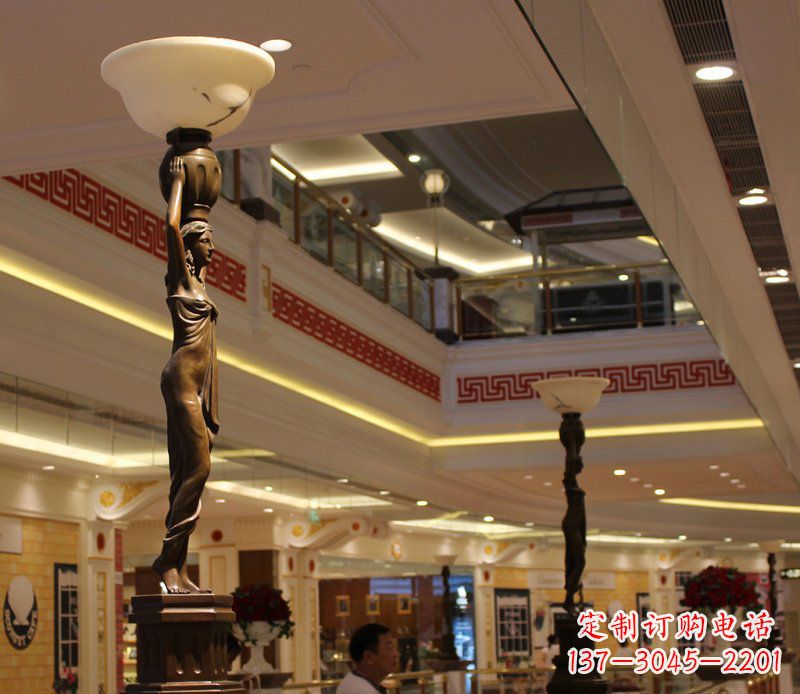 威海高端玻璃钢仿铜雕塑——女人雕塑