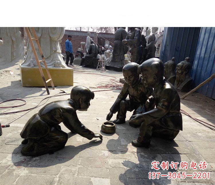 威海斗蛐蛐的儿童铜雕