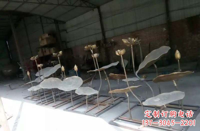 威海精美锻铜荷花荷叶雕塑