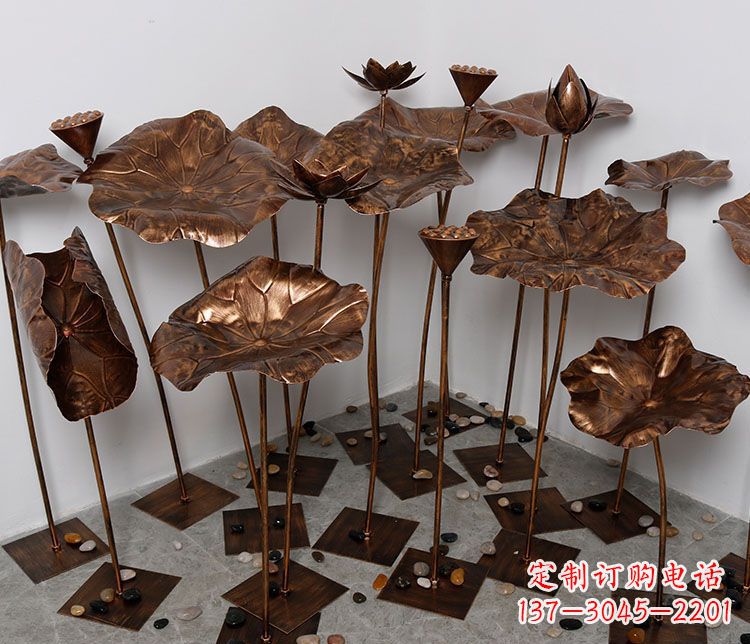 威海锻铜荷花景观雕塑