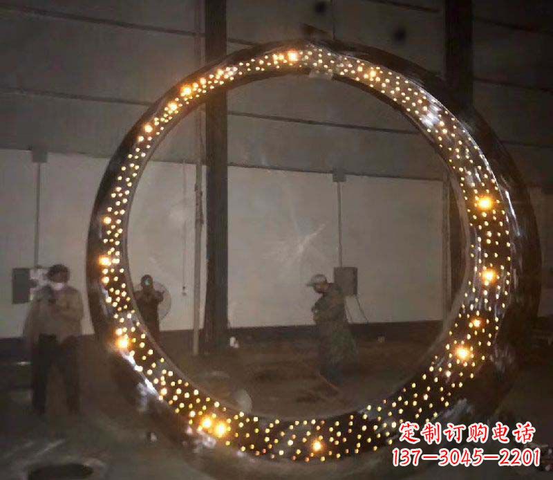 威海发光圆环不锈钢雕塑