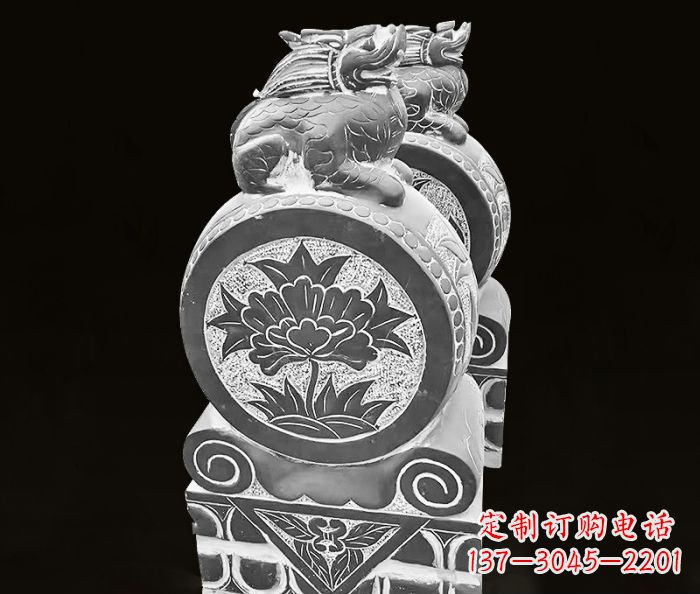 威海传统麒麟雕塑石门墩
