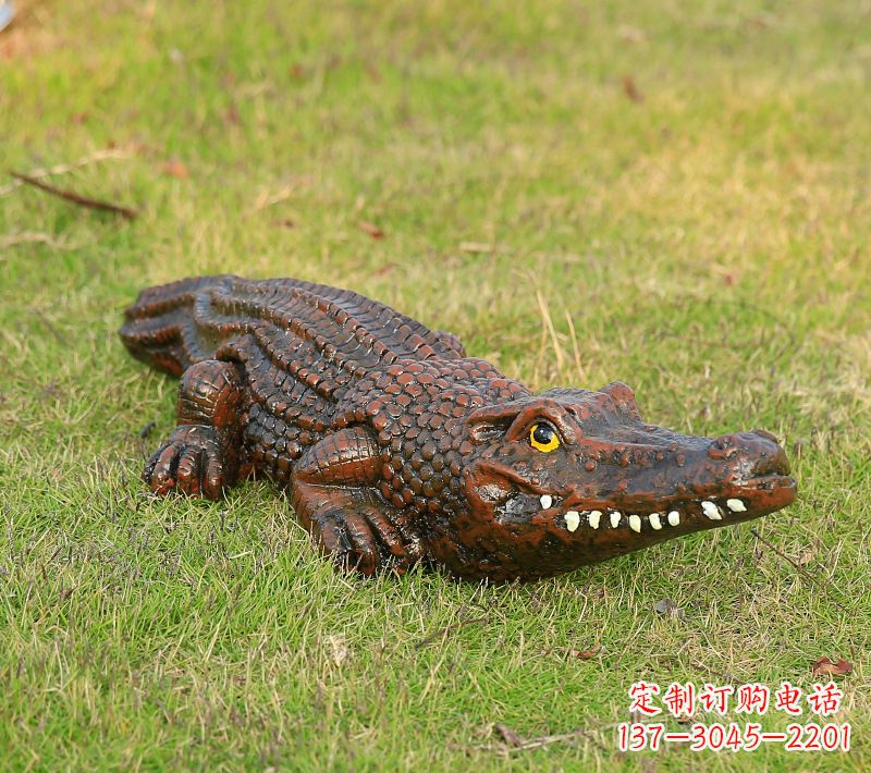 威海仿真鳄鱼雕塑园林动物景观雕塑