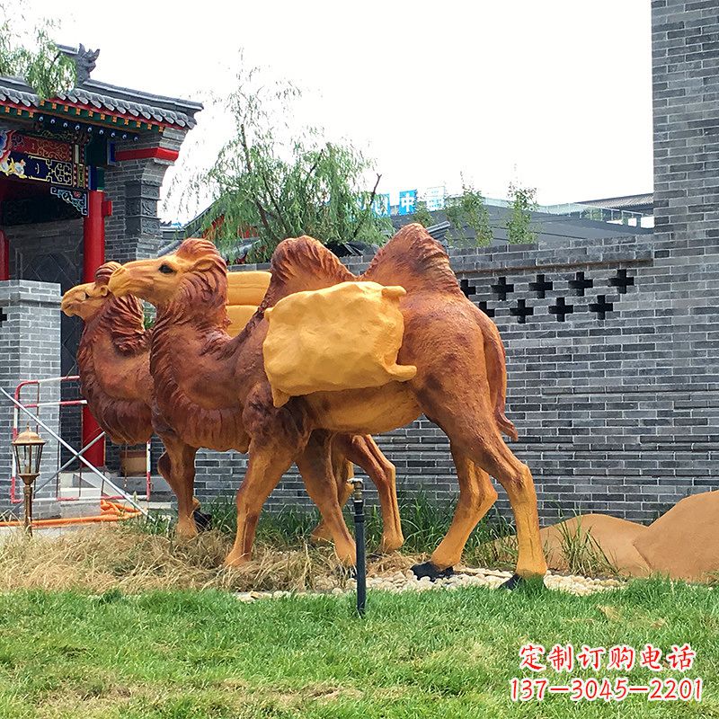 威海集萃精美的骆驼雕塑
