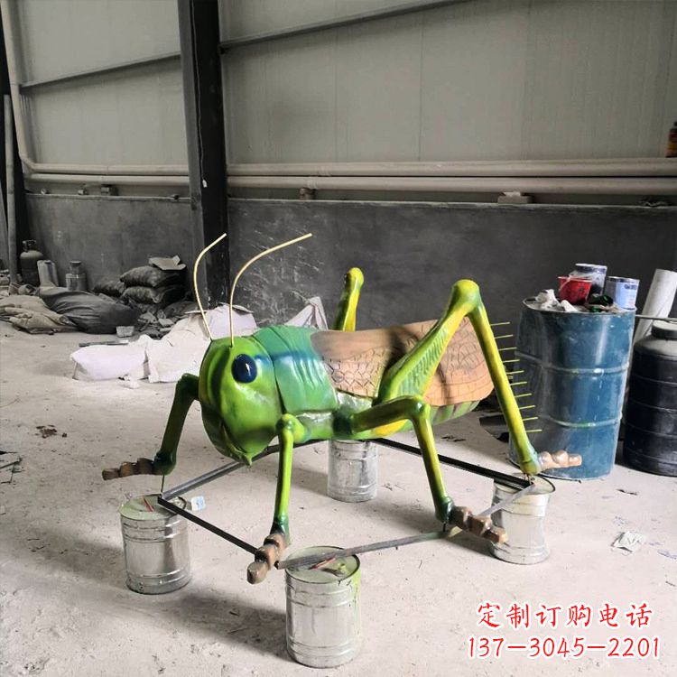 威海精致玻璃钢蝗虫雕塑