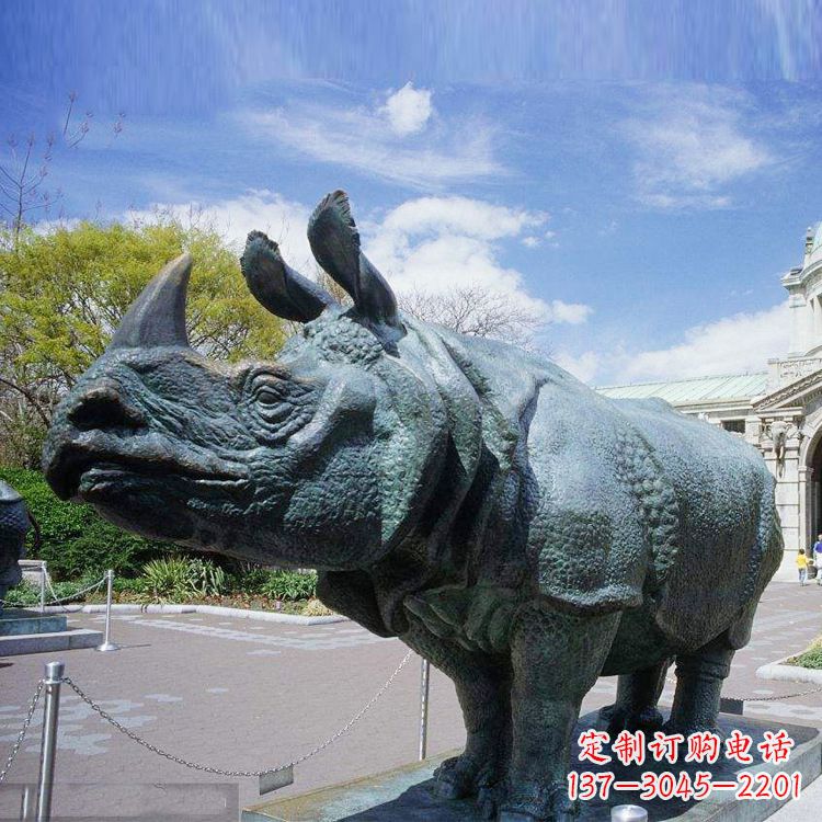 威海仿真犀牛铜雕-公园园林动物雕塑摆件