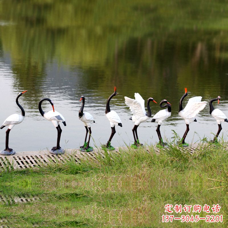 威海玻璃钢动物水池雕塑