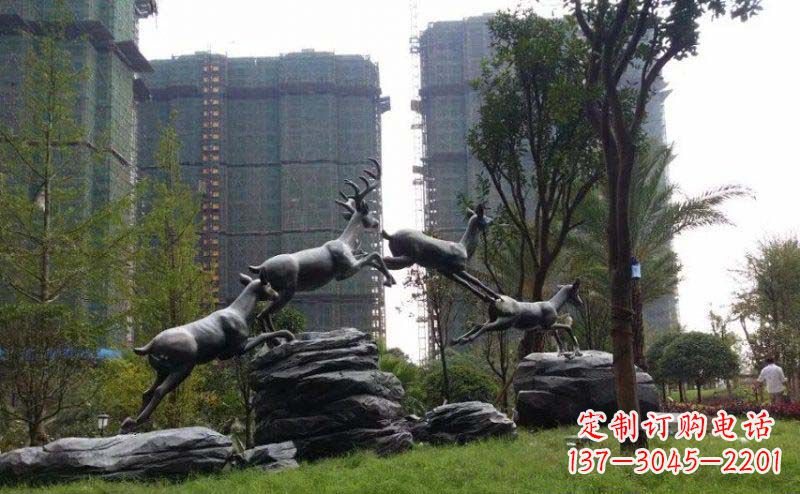 威海飞奔小鹿小区精美动物铜雕