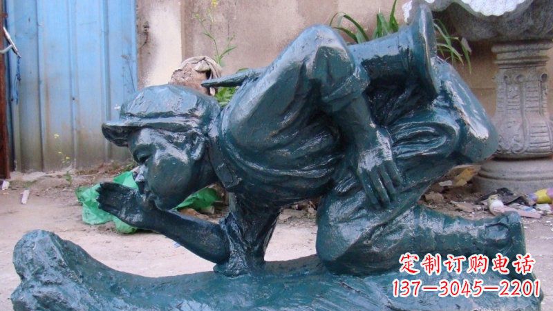 威海传统文化符号——小红军冲锋号雕塑