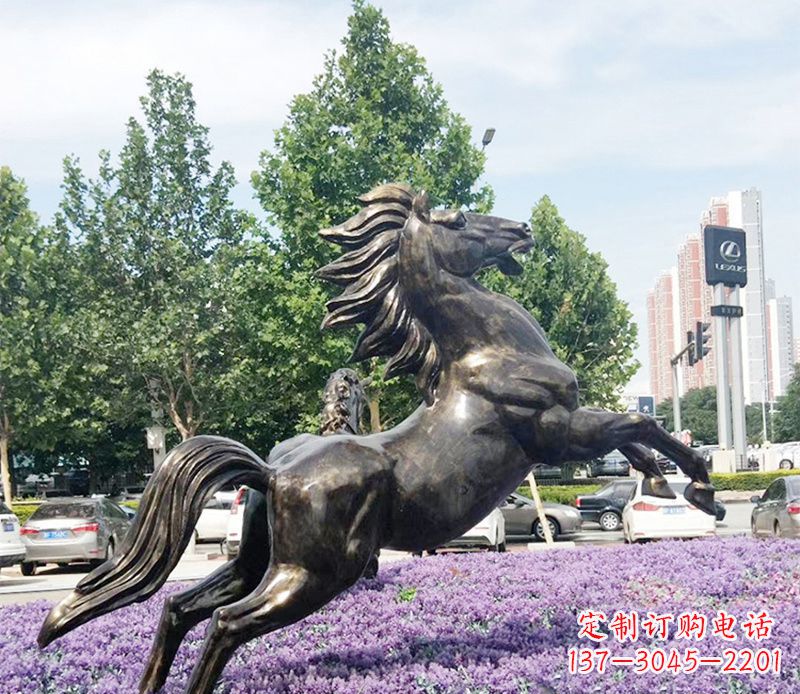 威海公园奔马铜雕