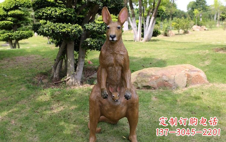 威海公园玻璃钢仿真袋鼠雕塑