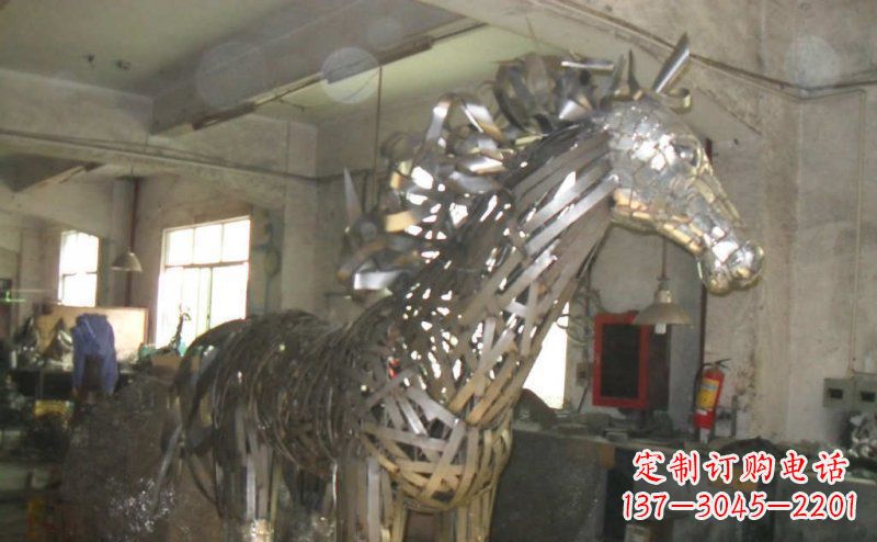 威海不锈钢抽象马动物雕塑
