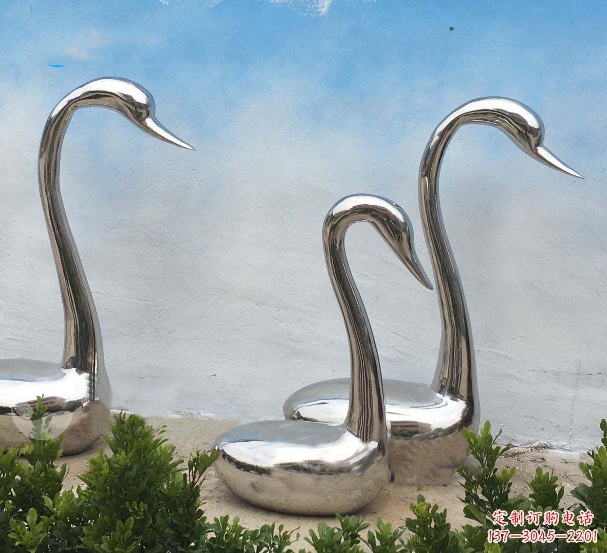 威海精美不锈钢抽象天鹅座椅雕塑