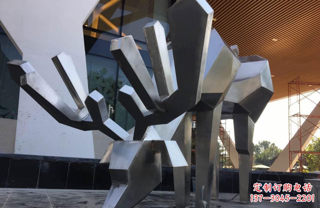 威海高端不锈钢抽象驯鹿雕塑