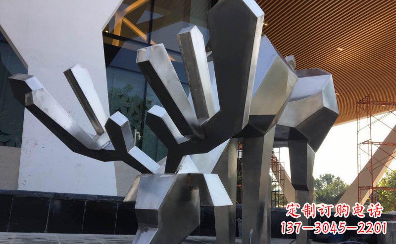 威海聚体雕塑抽象几何驯鹿