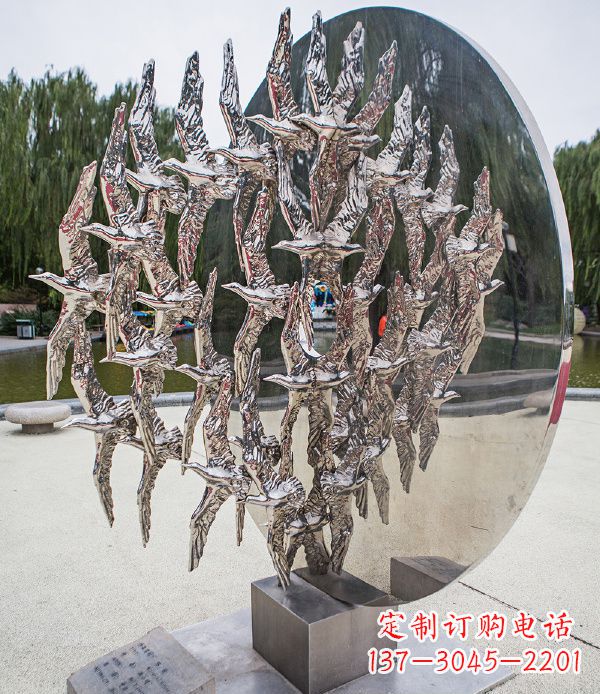 威海欣赏鸽子轻盈的美丽——不锈钢动物鸽子雕塑