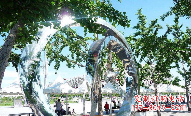 威海高端实木不锈钢镀层圆环雕塑