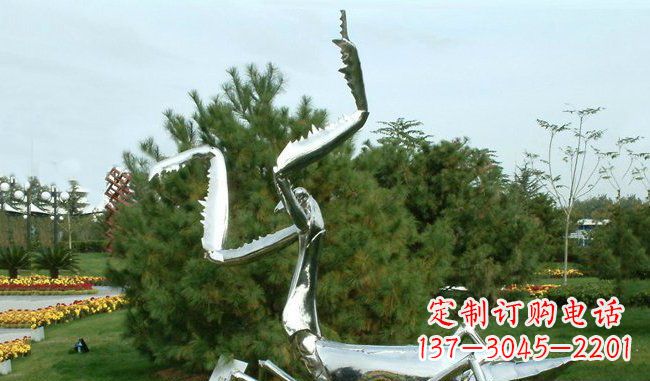 威海不锈钢螳螂雕塑