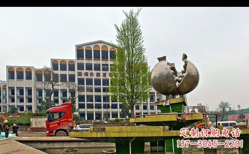 威海精美不锈钢石榴景观雕塑