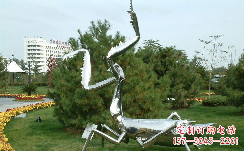威海不锈钢雕刻螳螂摆件