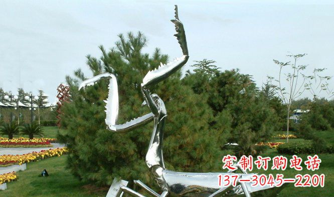 威海优雅大气的不锈钢螳螂雕塑