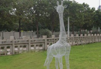 威海浪漫活力·不锈钢镂空长颈鹿雕塑