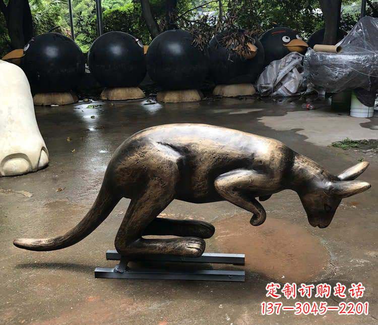 威海公园袋鼠动物铜雕