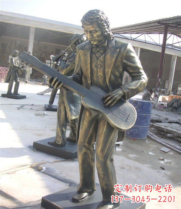 威海西方人物铜吉他雕塑