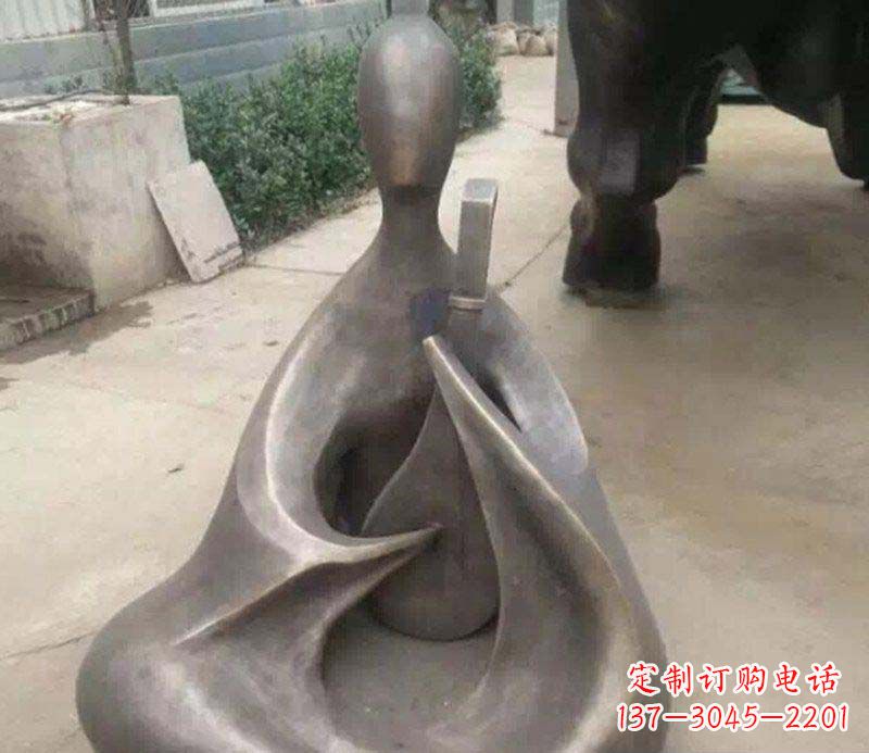 威海抽象景观弹琵琶铜雕