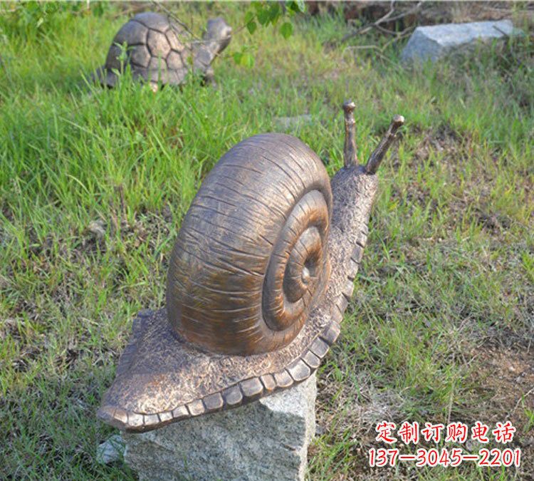 威海公园动物玻璃钢仿铜蜗牛雕塑