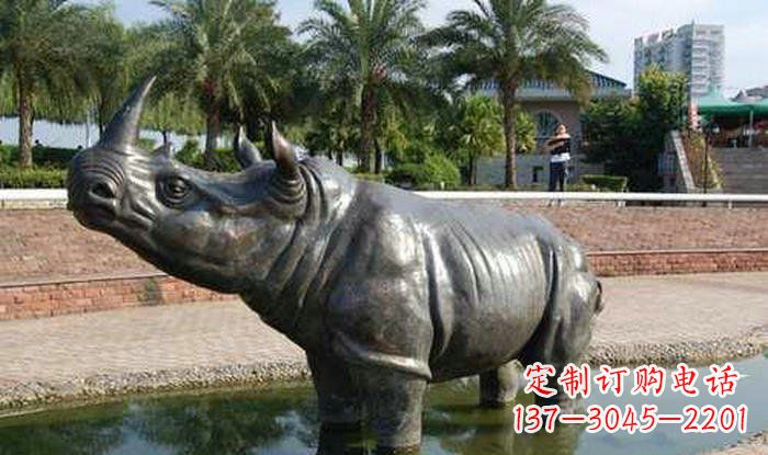 威海公园动物铜雕犀牛