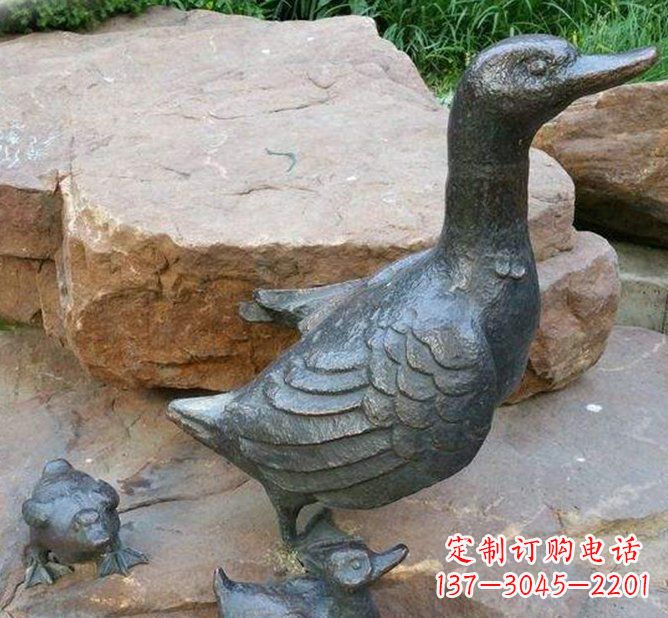 威海动物雕塑——精致铜质鸭子雕塑