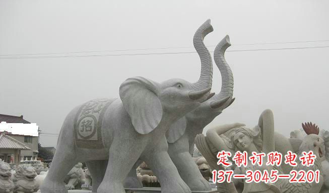 威海公园动物长鼻大象石雕