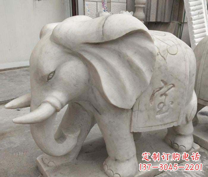威海中领雕塑象征招财的精致大象石雕